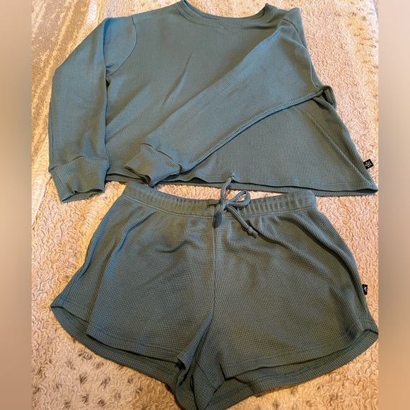 Pixie Lane Thermal Pj set - size 11/12 Girl - Picture 2 of 5